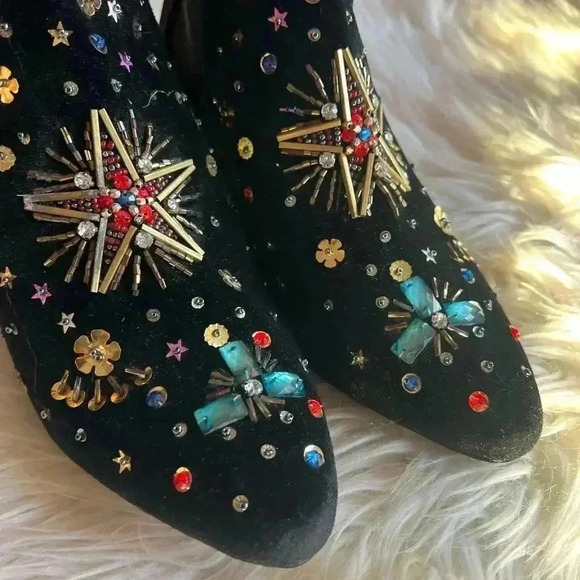 Betsey Johnson Jax Booties Velvet Ankle Boots with Starburst Jewels, Size 6 - Picture 6 of 12